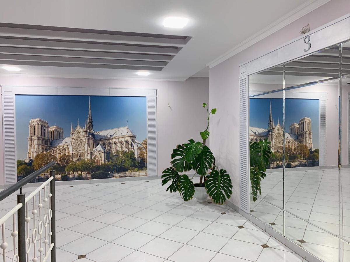 Апартаменти-Студія На Герцена Chernivtsi Exterior foto